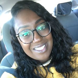 Meet your Posher, Ebony